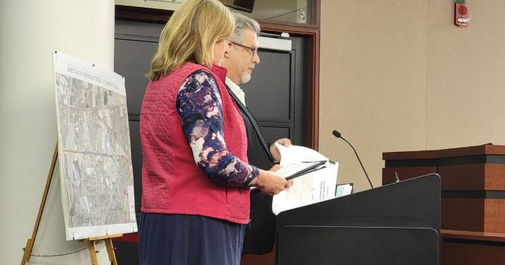 Fort Wayne City Council gives initial approval to Illinois Road Trail, street work
