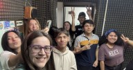 Del aula a la radio: la democracia con voz joven