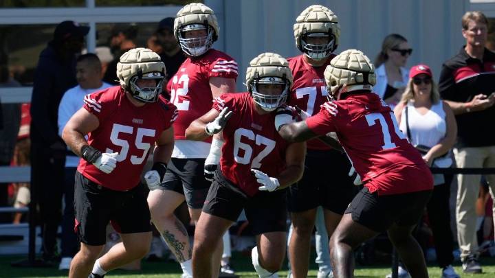 49ers firman otra vez a mexicano Isaac Alarcón tras liberarlo
