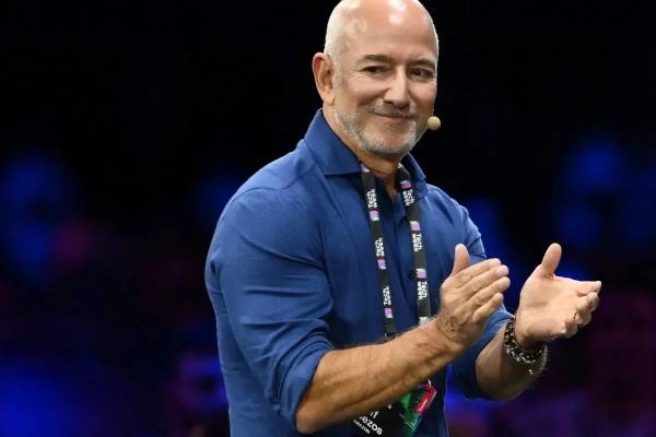 Jeff Bezos: para 2045 “millones de personas” vivirán en el espacio