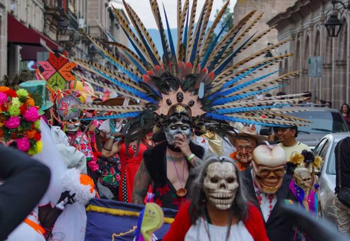 Xantolo llena de color y tradición el Centro Histórico de Morelia