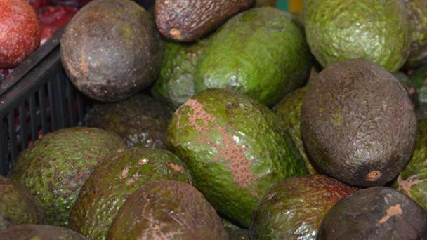 Huevo, aguacate y chile, los más caros