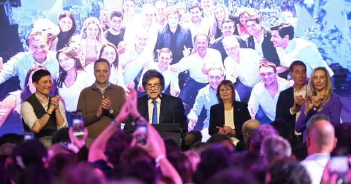 Tras la victoria en las elecciones, Javier Milei sostuvo que se tomara «algo de tiempo» para definir el nuevo Gabinete