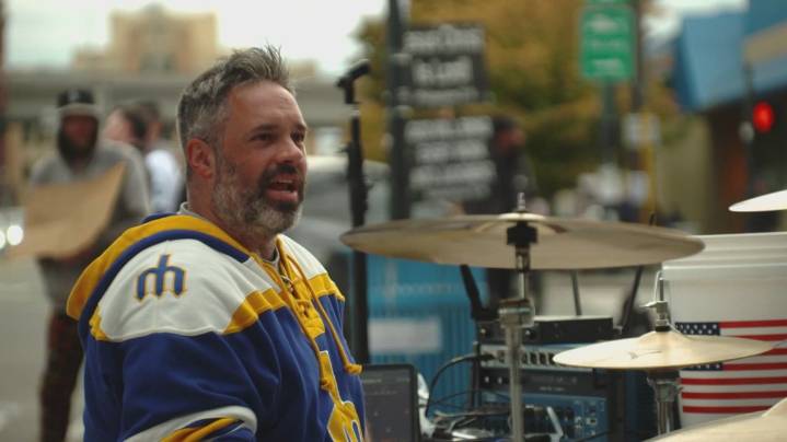 Mariners street drummer's equipment stolen during playoff game