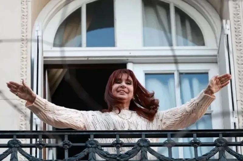 Cristina Kirchner respondió a la advertencia de Donald Trump: "Argentinos ¡ya saben lo que hay que hacer!"