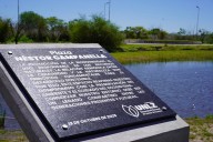 La UNLZ inauguró la Plaza Néstor Campanella en homenaje a un referente institucional