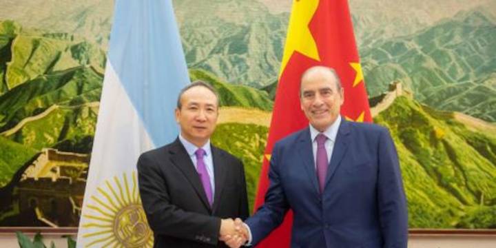 En Estados Unidos observan con inquietud la hiperactiva agenda china de Guillermo Francos