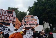 Protestan frente a Palacio Nacional contra venta de animales en el mercado Sonora