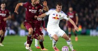 Jaka Bijol move sees Daniel Farke sends important message to Leeds United squad