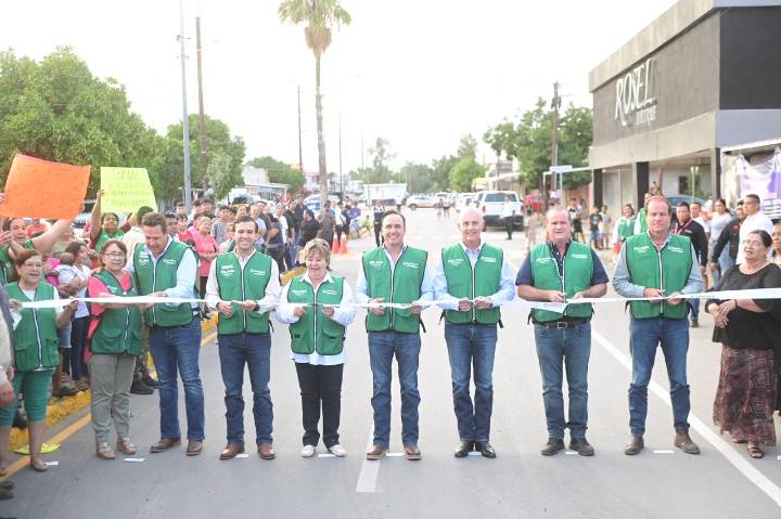 Entregan obras de pavimento a habitantes de tres colonias de Torreón