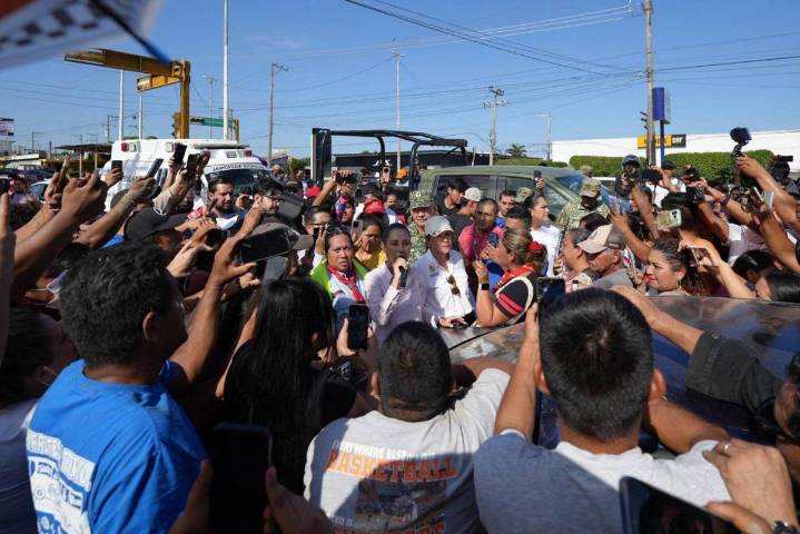 ‘En lugar de escuchar, los calló’: critica Loret de Mola actitud de Sheinbaum antes damnificados de Veracruz