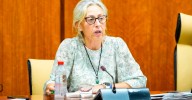 La consejera andaluza de Salud descarta dimitir por las demoras en el cribado de cáncer de mama: "Sería lo fácil"