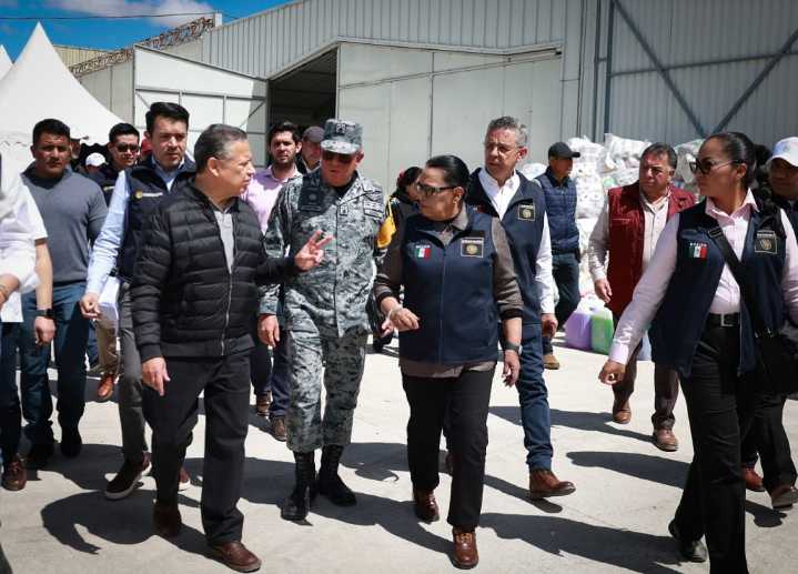 Secretaria de Gobernación y gobernador Julio Menchaca y supervisan logística de envío de víveres