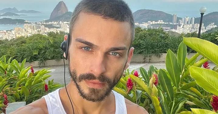 TV soap star dies aged 31 after exhibiting 'worrying behaviour'