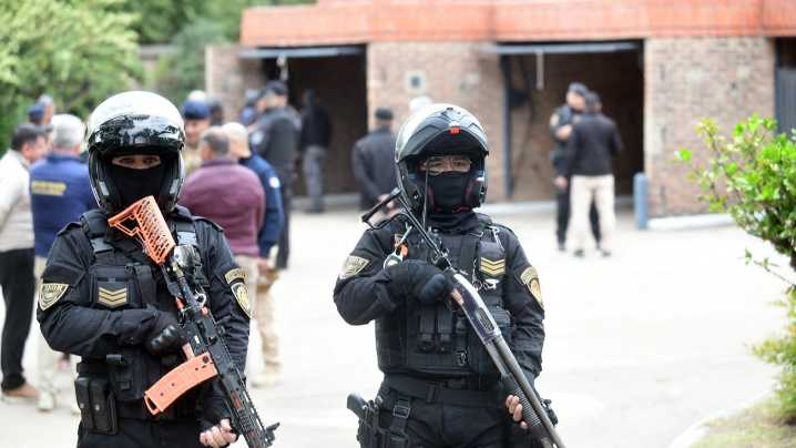 Tras un millonario robo, un intenso operativo en un "telo" acabó en una pista falsa