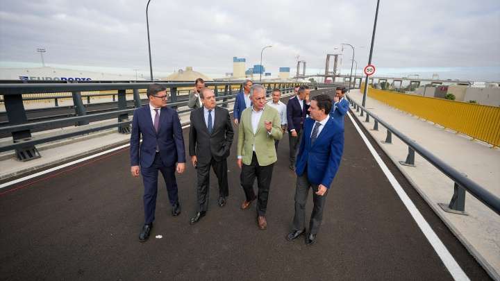 Entra en funcionamiento en Sevilla la vía que une Palmas Altas con la Avenida de las Razas