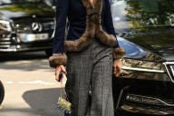 La chaqueta con pelo es la enésima prenda de punto en tendencia de la nueva temporada