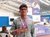 Santiago Castillo sumó tres preseas de bronce en levantamiento de pesas