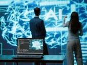 Las 44 profesiones más vulnerables a la inteligencia artificial: ya hay varias en que ChatGPT supera a los humanos