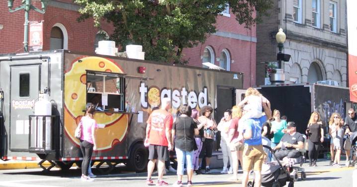 Crowds fill downtown for Main Street Martinsburg’s annual Fall Food Fest