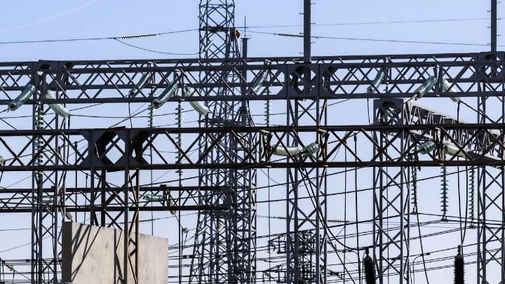 La nueva propuesta de la CNMC sigue sin convencer a las eléctricas para invertir en redes