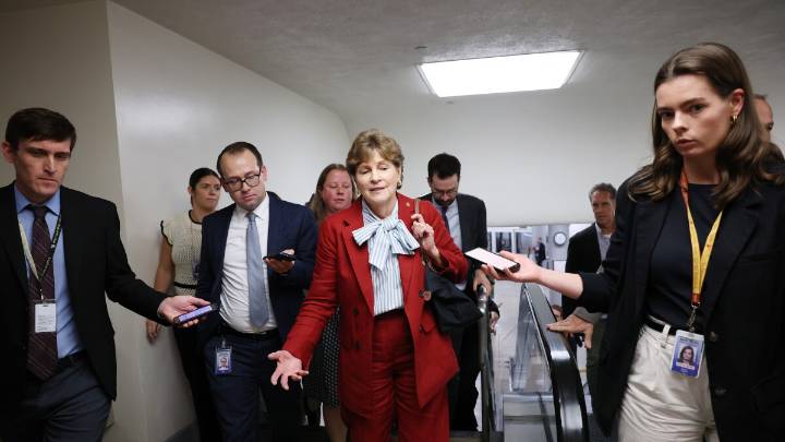Sen. Jeanne Shaheen: Lawmakers must find 'common ground' to end the government shutdown
