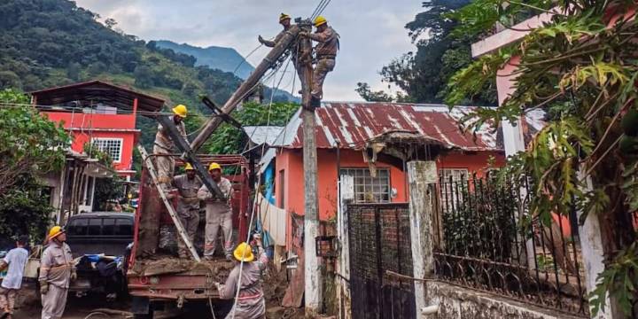 CFE restablece al 100% el suministro de energía eléctrica en estados afectados por inundaciones a dos semanas de la emergencia