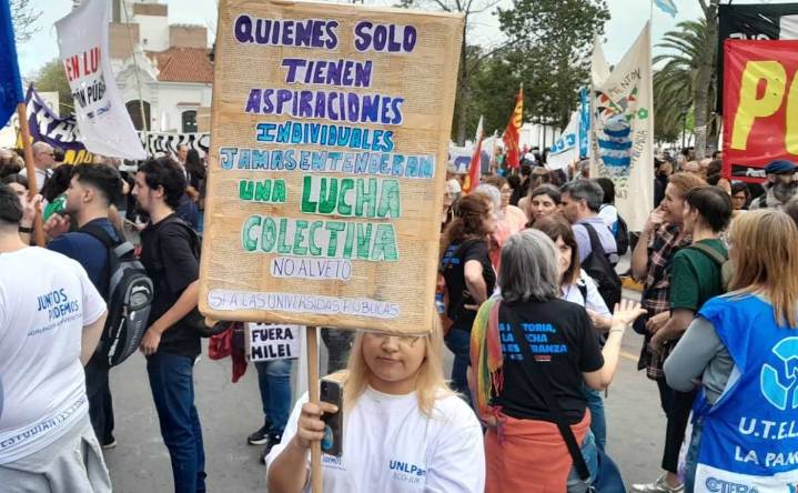 El Gobierno promulgó las leyes de financiamiento universitario y pediátrico, pero sin fondos