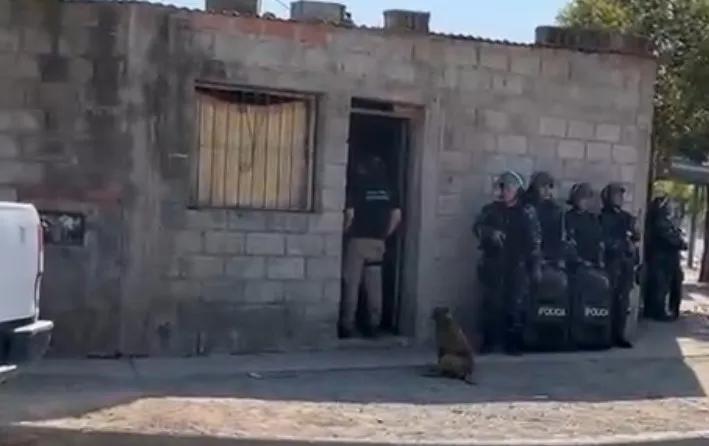 Desbaratan un presunto desarmadero de motos en B° Siglo XXI