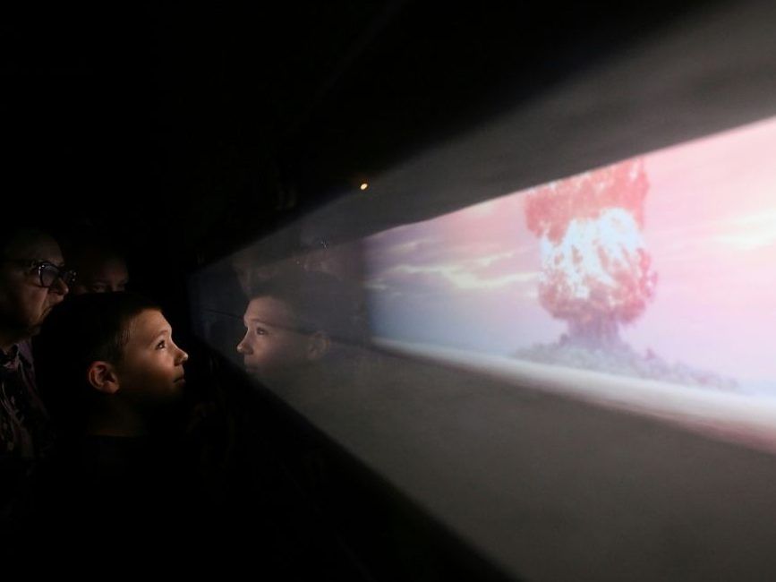 Trump call for nuclear tests sows confusion