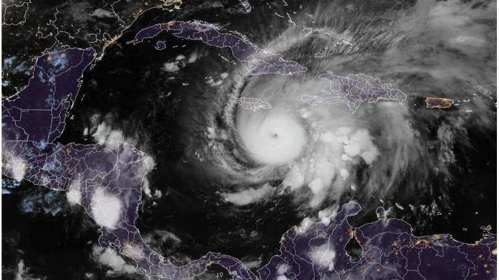 Huracán Melissa, categoría 5, amenaza con devastar el Caribe