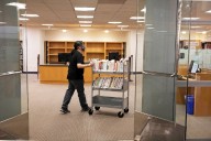 Florida lidera por tercer año consecutivo la prohibición de libros en escuelas de EE.UU.