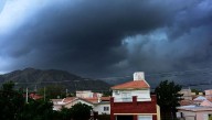 Emiten alerta meteorológica por tormentas fuertes en el sur y centro de la provincia