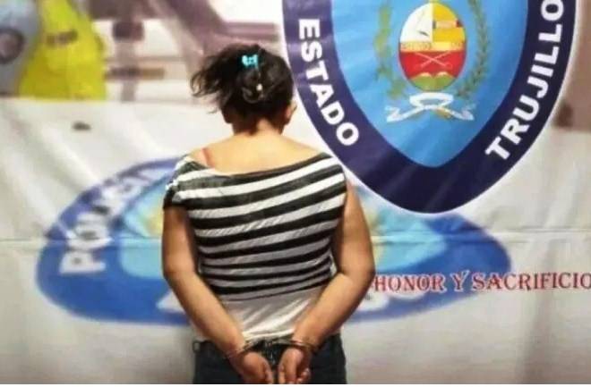 Una mujer presuntamente ofrecía sexualmente a sus hijas por comida