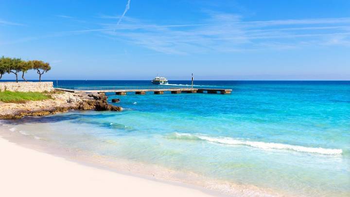 Tres municipios turísticos del Llevant, los más pobres de Mallorca: vivir en primera línea, con sueldos de segunda