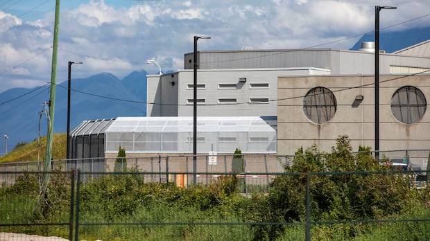 Contraband, ‘inappropriate relationship’ with inmate alleged in charges against ex