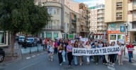 Cientos de personas protestan en Motril por los fallos en el cribado de cáncer de mama y exigen una sanidad pública y de calidad