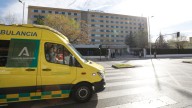 Dos personas evacuadas al hospital tras el incendio de una vivienda en Granada