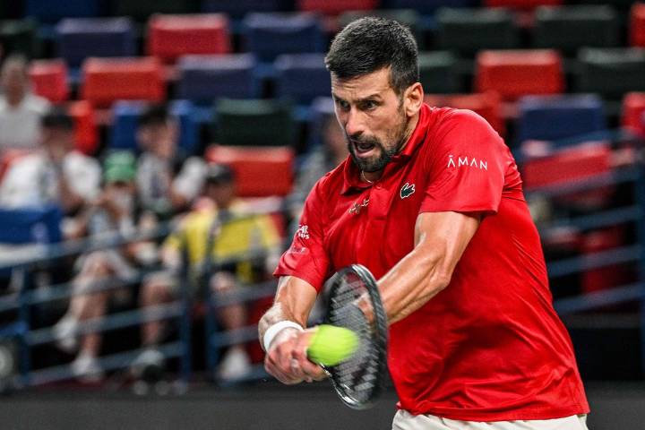 Djokovic alcanza semifinales del Masters de Shanghái tras cómoda victoria ante Bergs