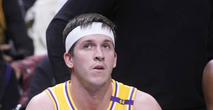 Luka Dončić, Austin Reaves, Deandre Ayton out vs. Mavericks