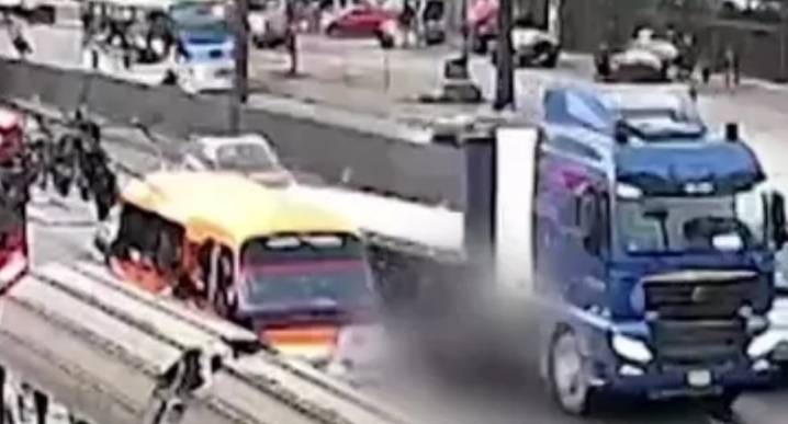 Los Olivos: policía muere atropellado por tráiler cuando retornaba a casa