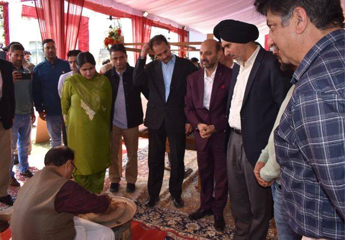 Riverside Rendezvous with Heritage: ‘Know Your Artisan’ Spotlights Kashmir’s Unsung Masters at Jehlum Riverside