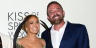 Jennifer Lopez and Ben Affleck Have a Red Carpet Reunion