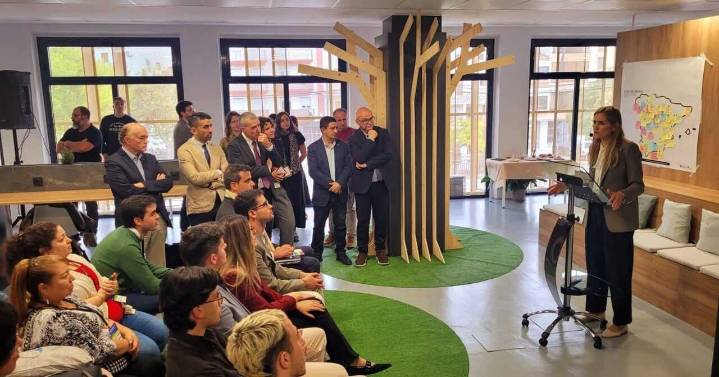 Sara Aagesen destaca el papel del programa Campus Rural y la innovación territorial durante su intensa visita a Jaén