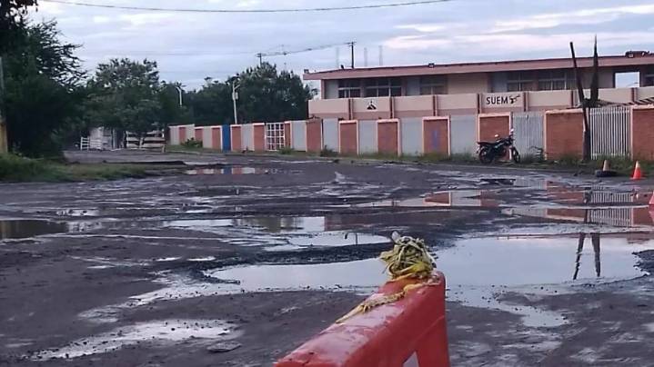 Cuautla: camino a la Preparatoria 3 y FESC requiere pavimentación urgente