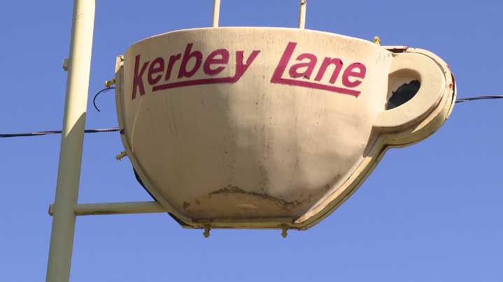 Kerbey Lane Cafe serves up support amid Austin school consolidation debate