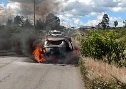 Se incendió vehículo en Tula