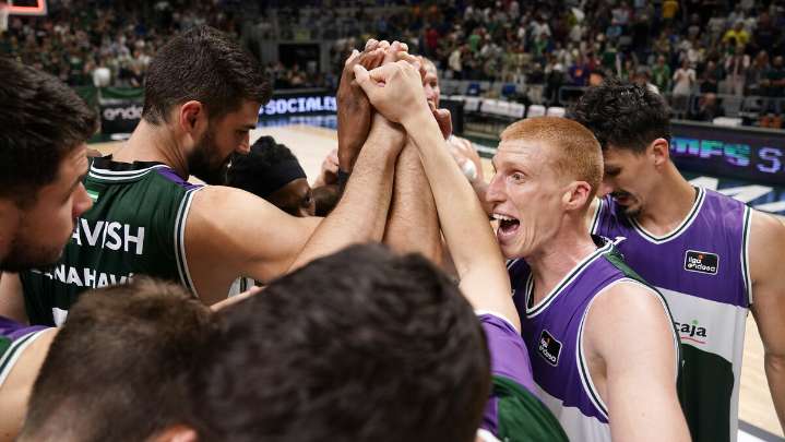 Unicaja firma una remontada histórica y vence a Gran Canaria tras cinco años (72