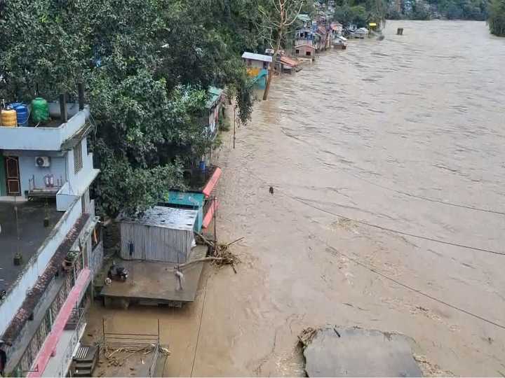 WB Police, NDRF on war footing as heavy rain triggers landslides
