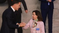 Robles quita importancia a las amenazas de Trump y avisa de que "no es posible" una expulsión de España de la OTAN